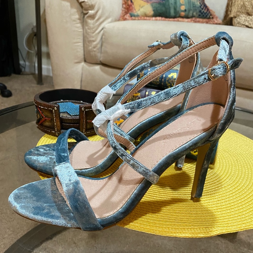 💙Lov Mark Heels💙